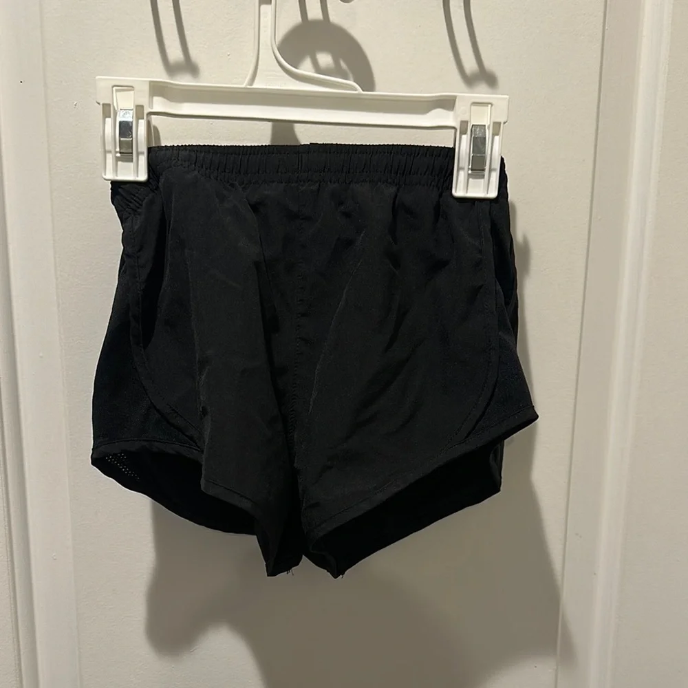 Girls Black Nike Shorts - Picture 3 of 7